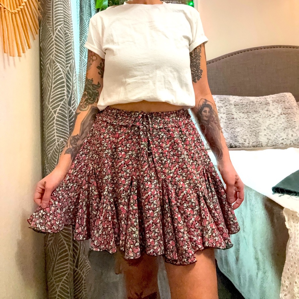Mini floral skirt with shorts Large